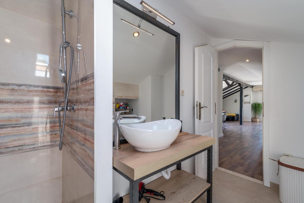 Apartments Dobrila Kaštel Novi エクステリア 写真