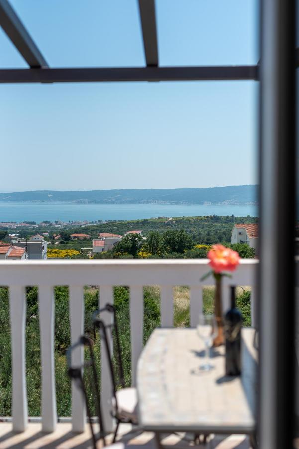 Apartments Dobrila Kaštel Novi エクステリア 写真