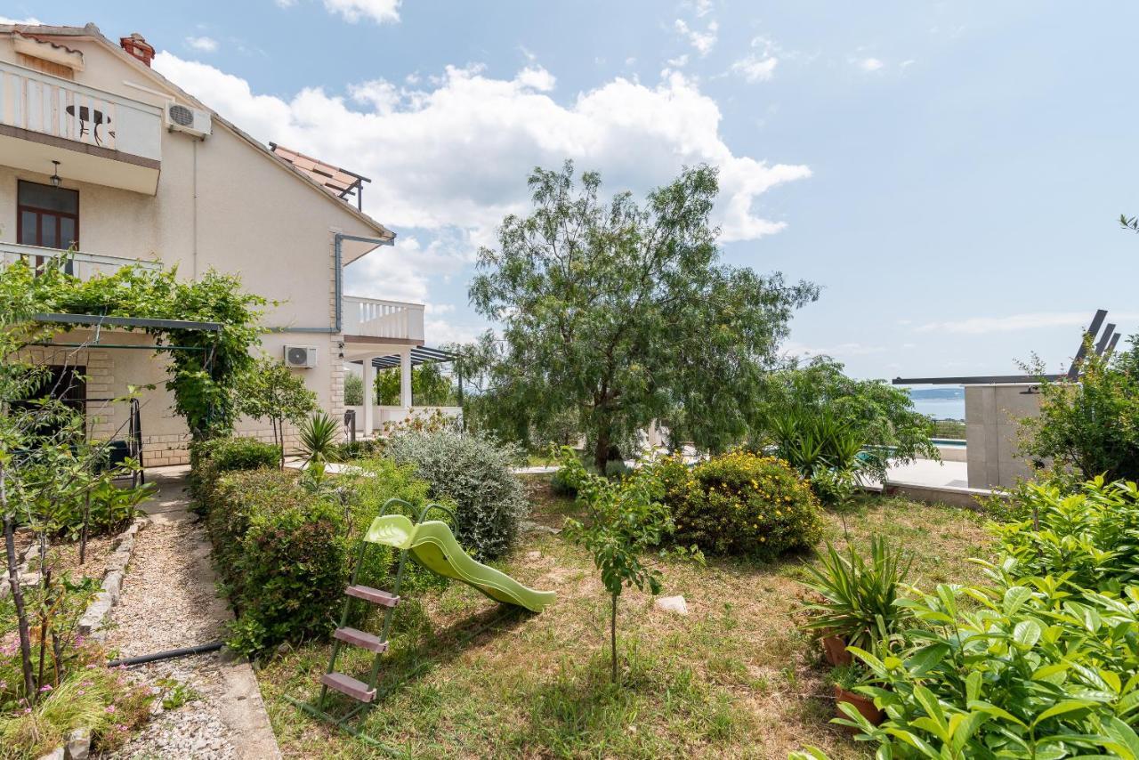 Apartments Dobrila Kaštel Novi エクステリア 写真